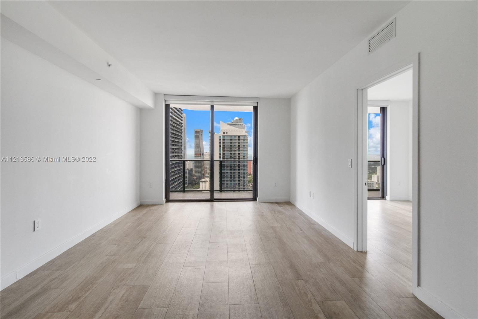 45 SW 9th St Unit: 3504