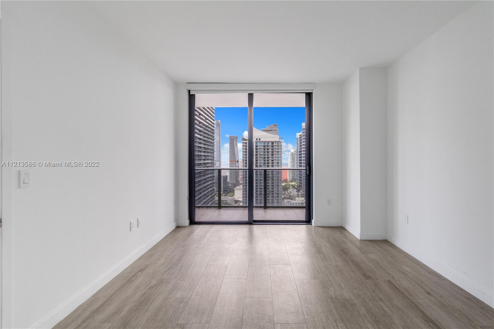 45 SW 9th St Unit: 3504