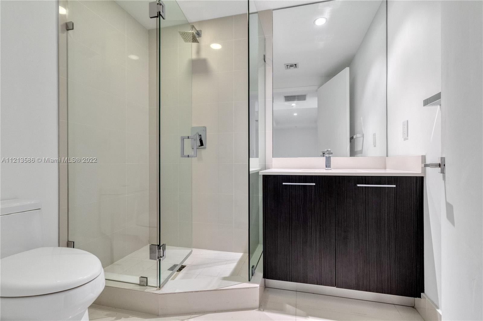 45 SW 9th St Unit: 3504