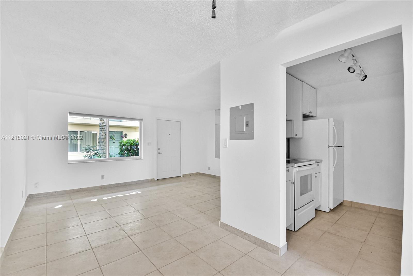 2300 SE 2nd St Unit: 3