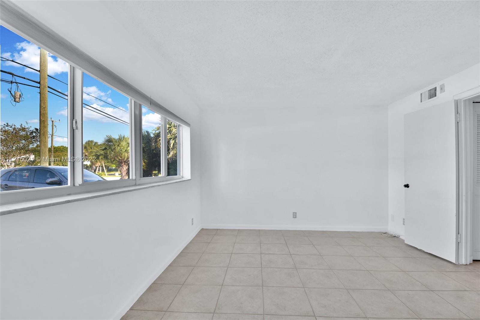 2300 SE 2nd St Unit: 3
