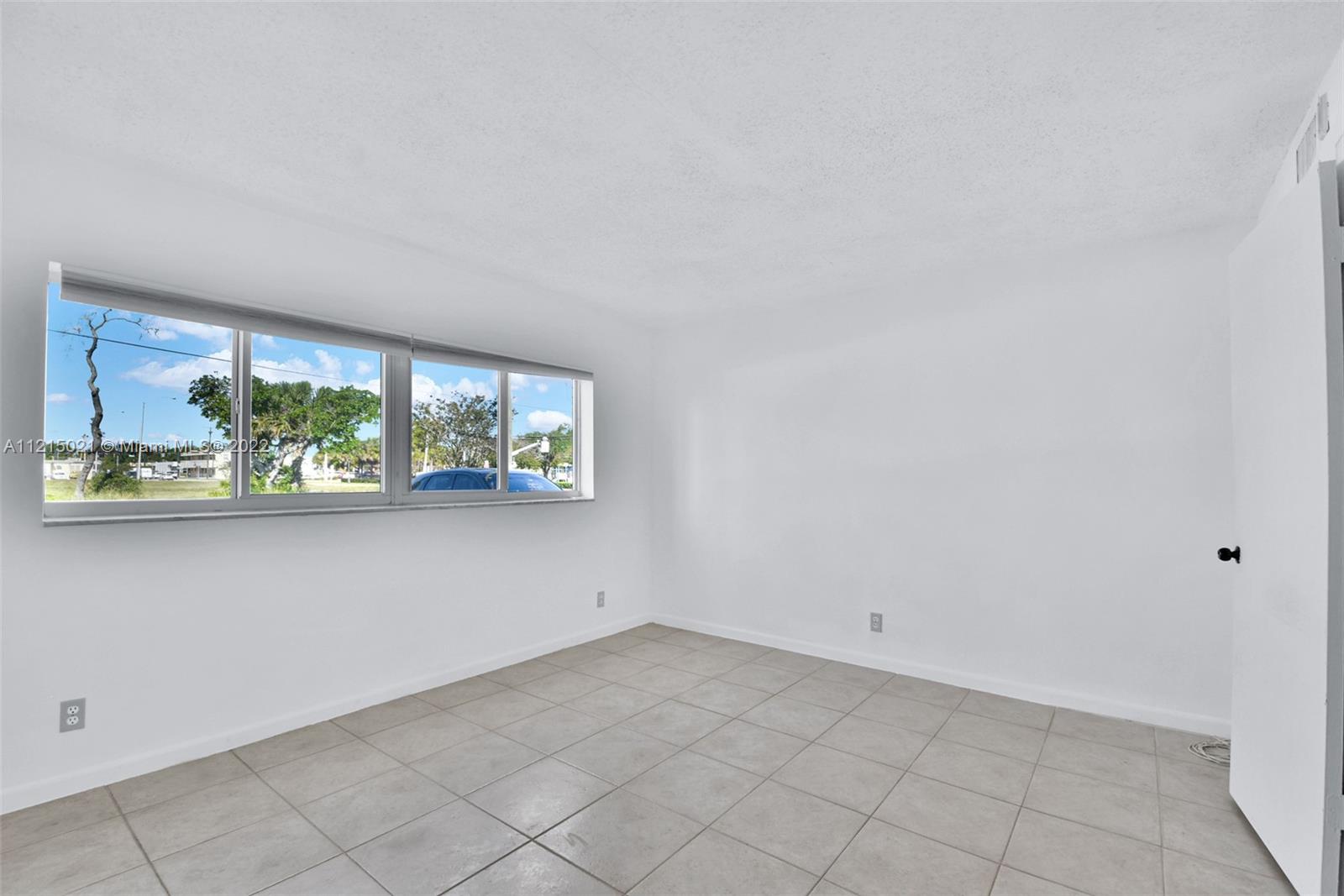 2300 SE 2nd St Unit: 3