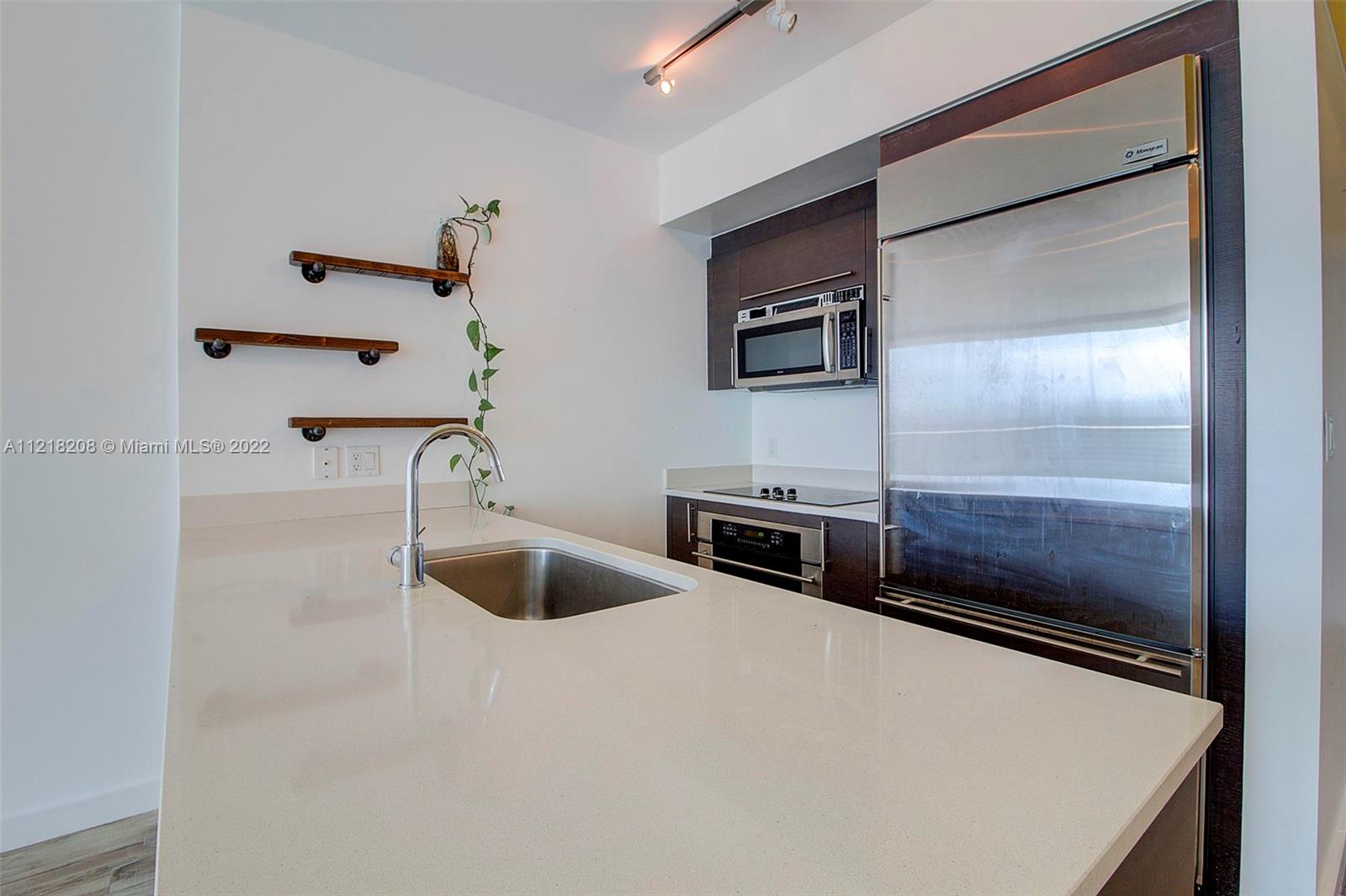 500 Brickell Ave Unit: 1700