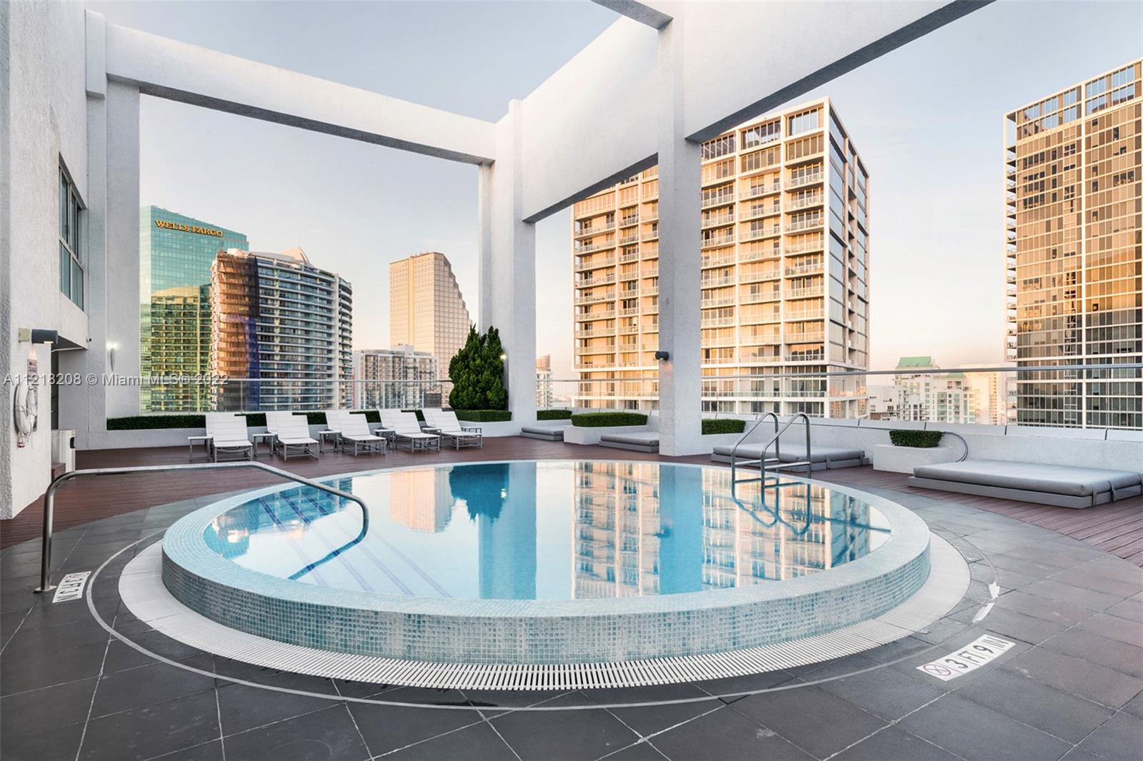 500 Brickell Ave Unit: 1700
