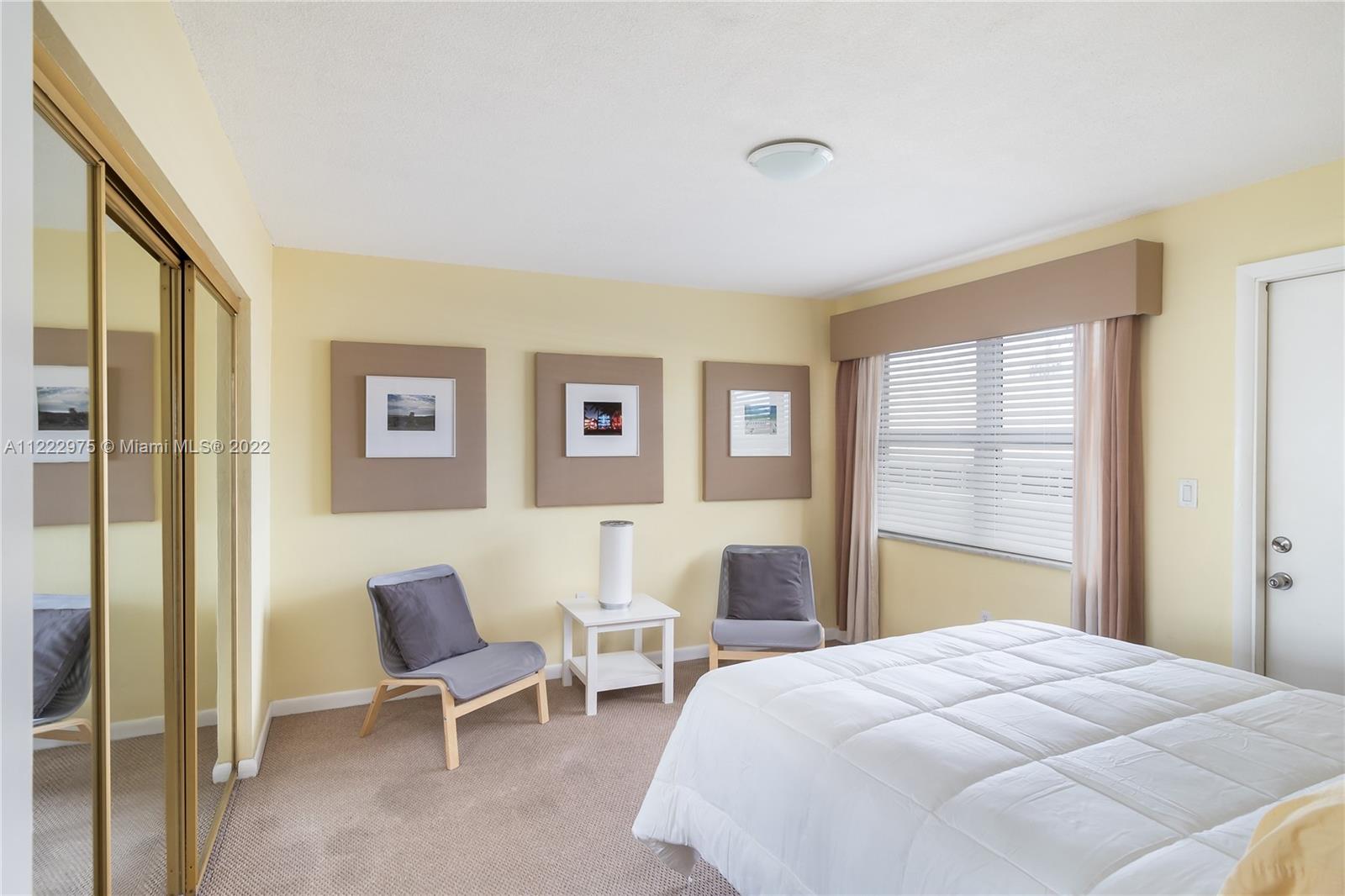 240 Collins Ave Unit: 4C