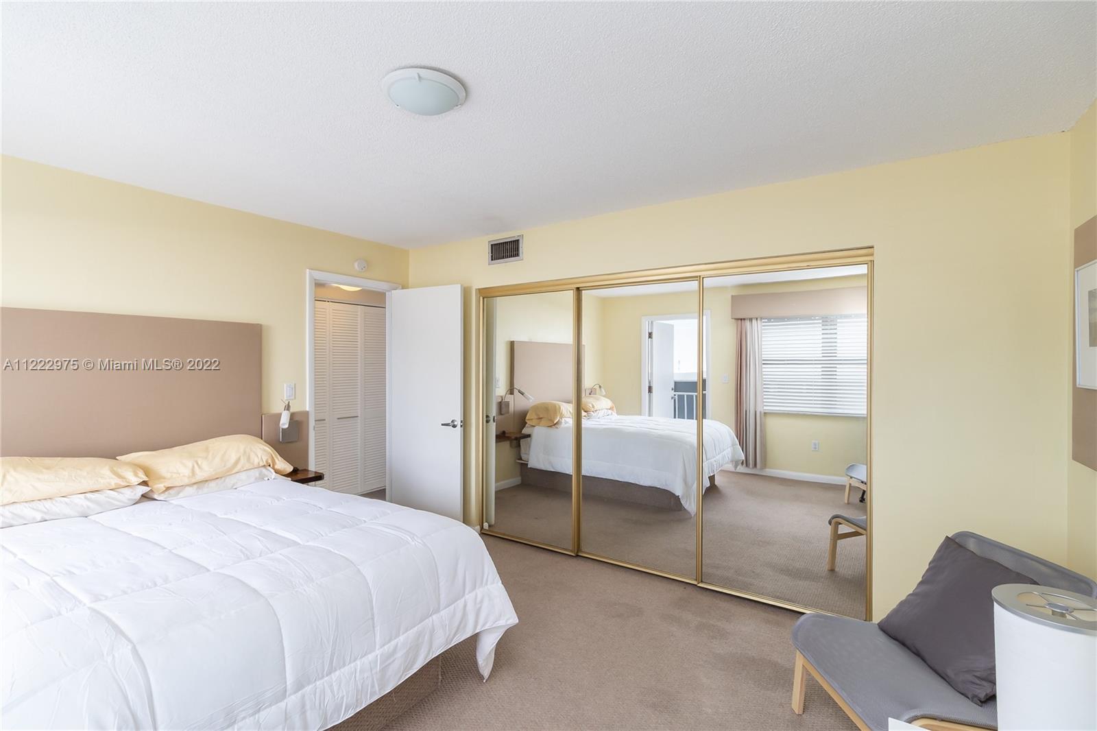 240 Collins Ave Unit: 4C