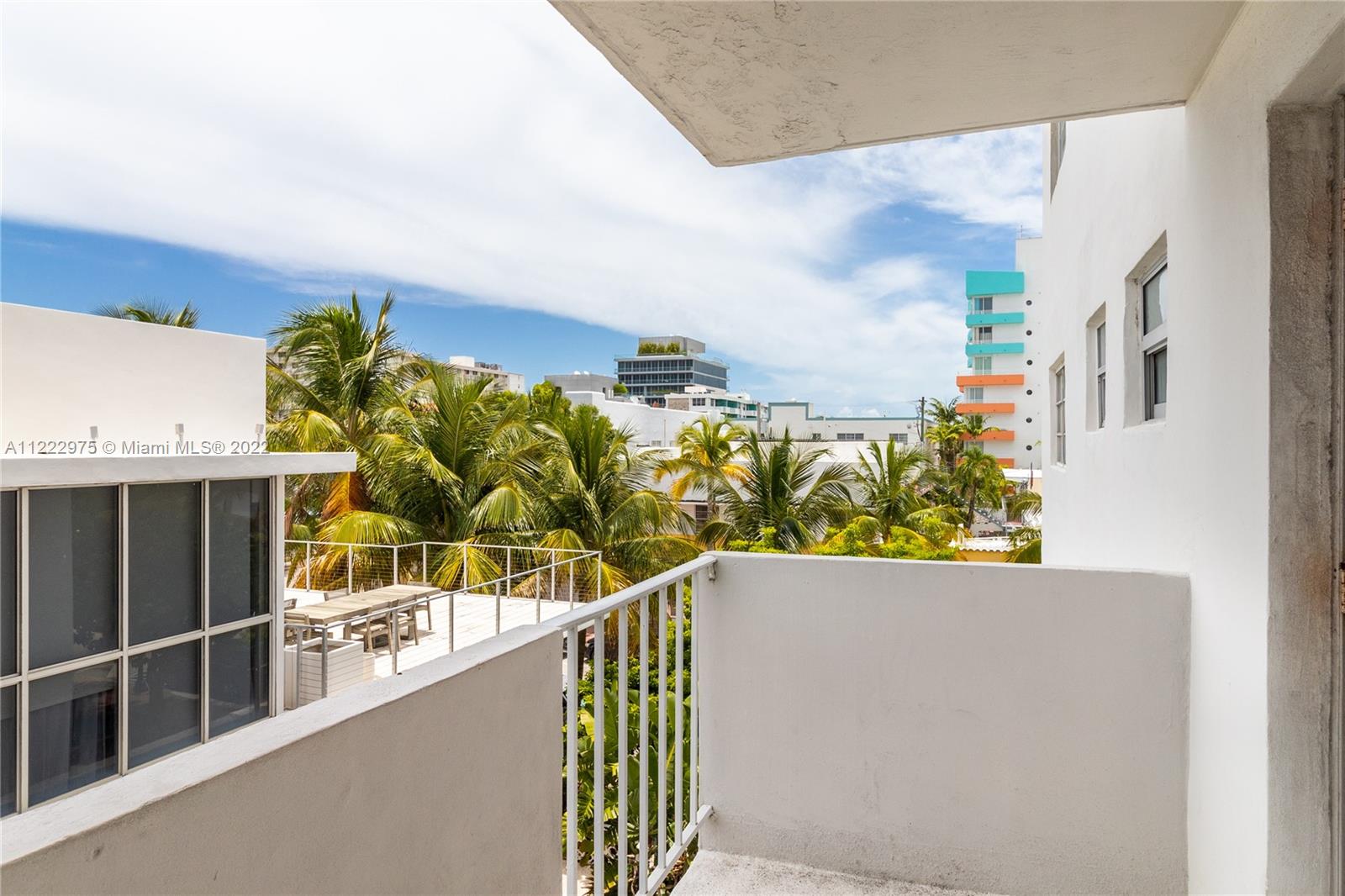 240 Collins Ave Unit: 4C