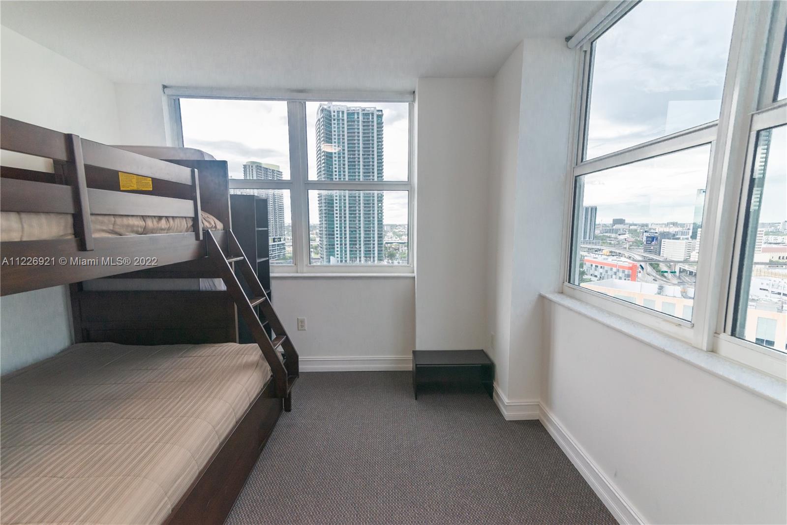 31 SE 5th St Unit: 2301