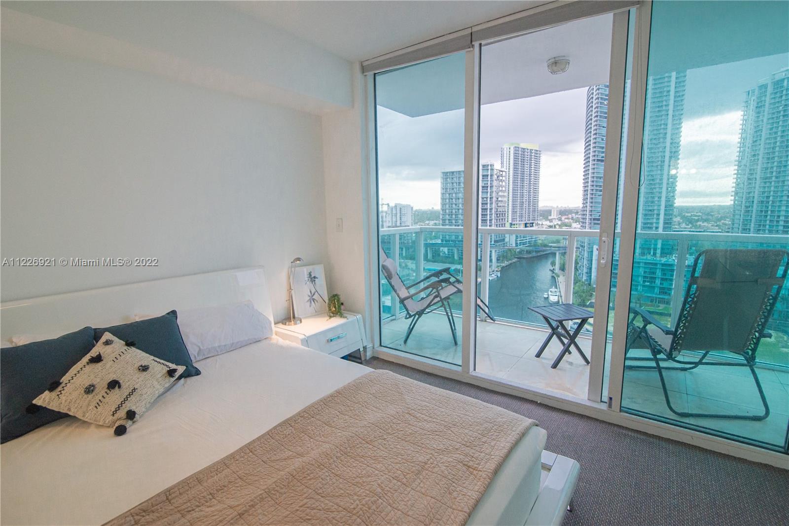 31 SE 5th St Unit: 2301