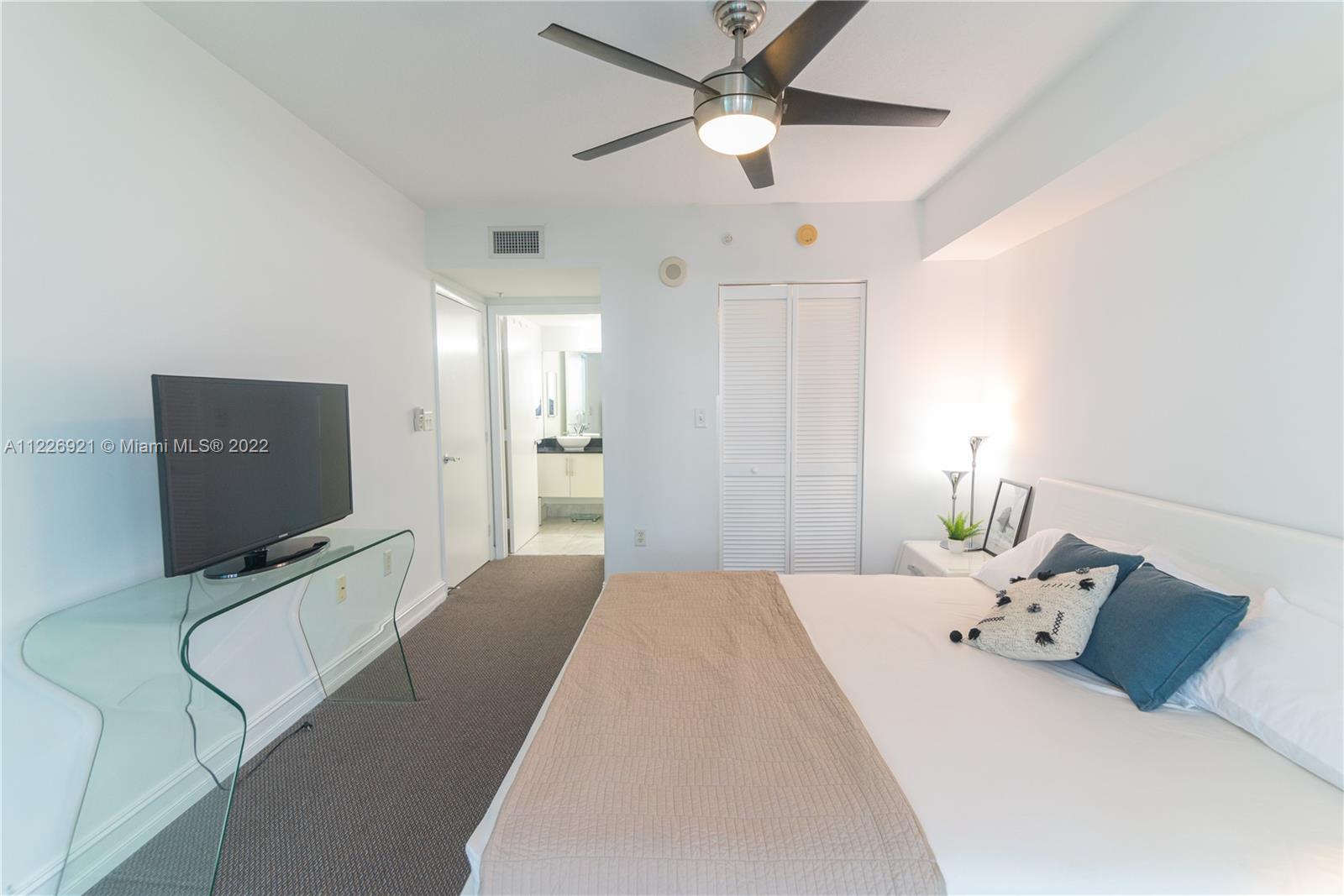 31 SE 5th St Unit: 2301