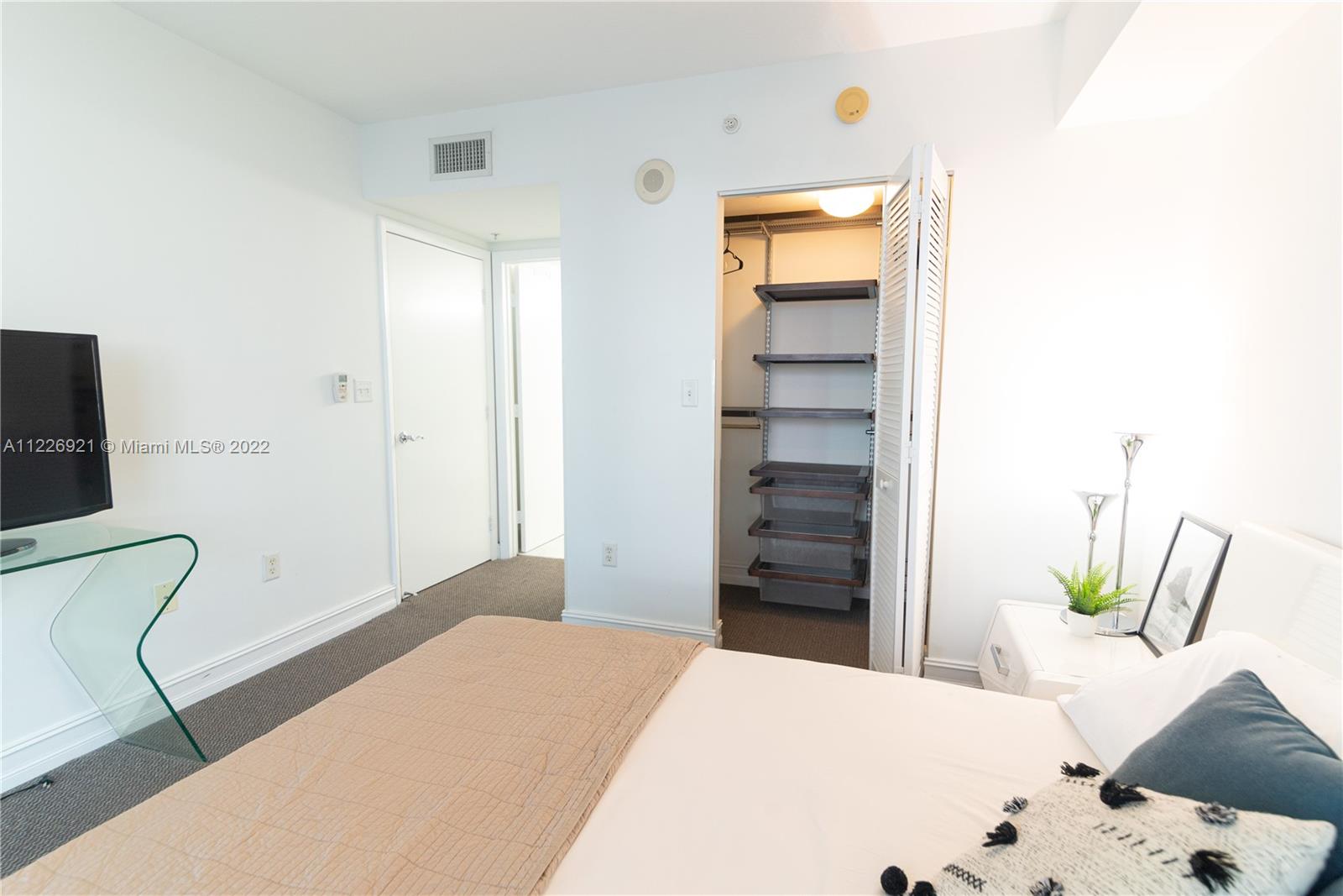 31 SE 5th St Unit: 2301
