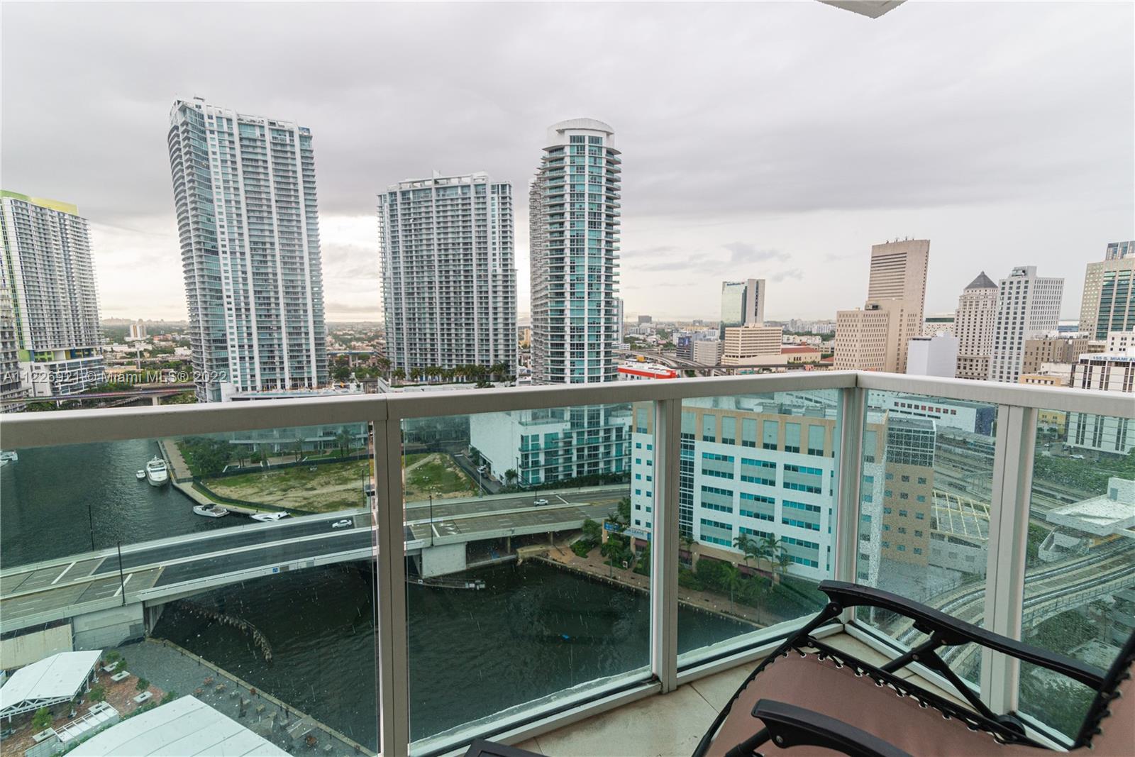 31 SE 5th St Unit: 2301