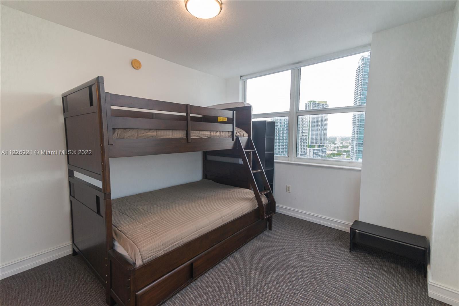 31 SE 5th St Unit: 2301