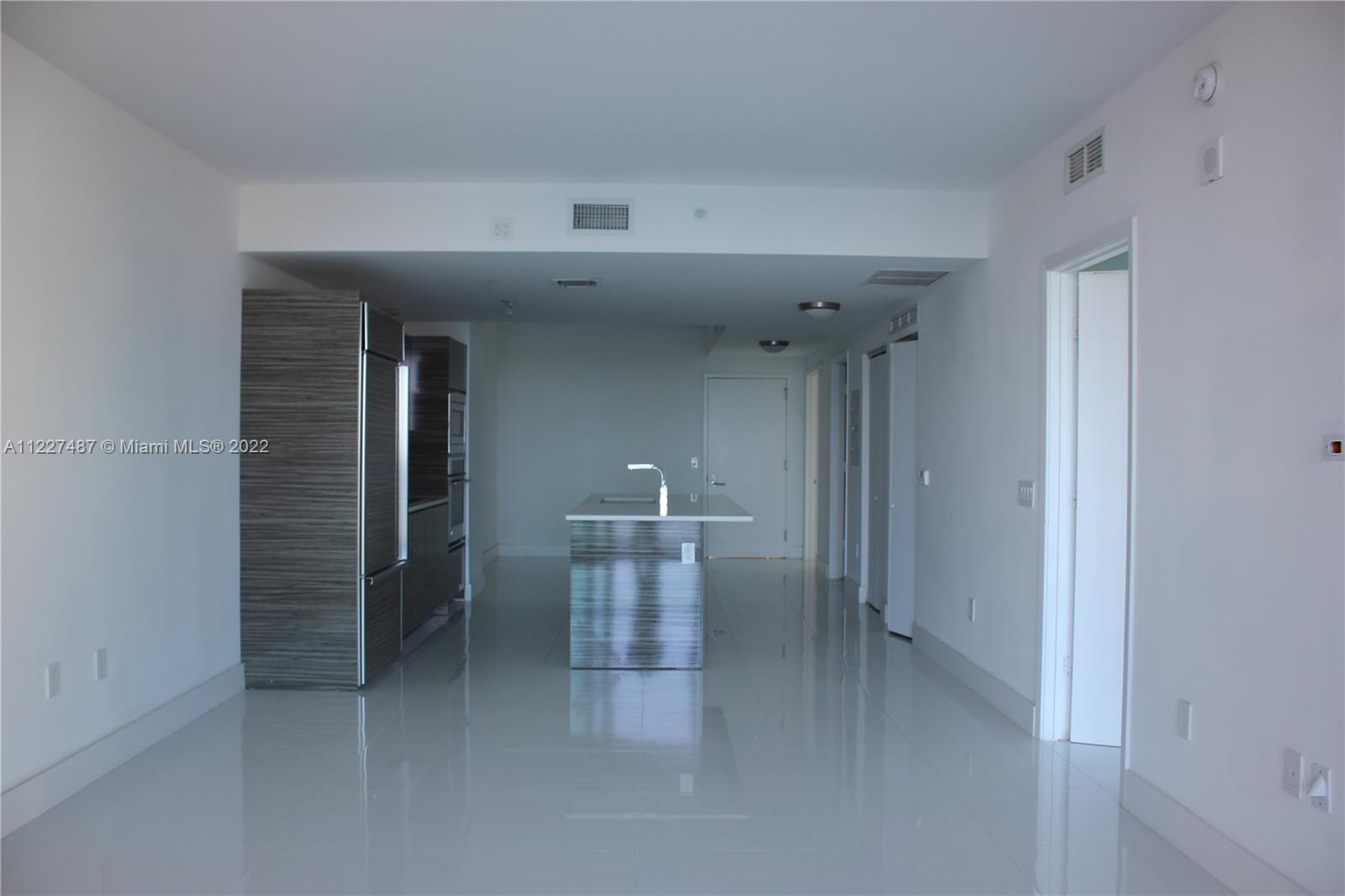 460 NE 28th St Unit: 605