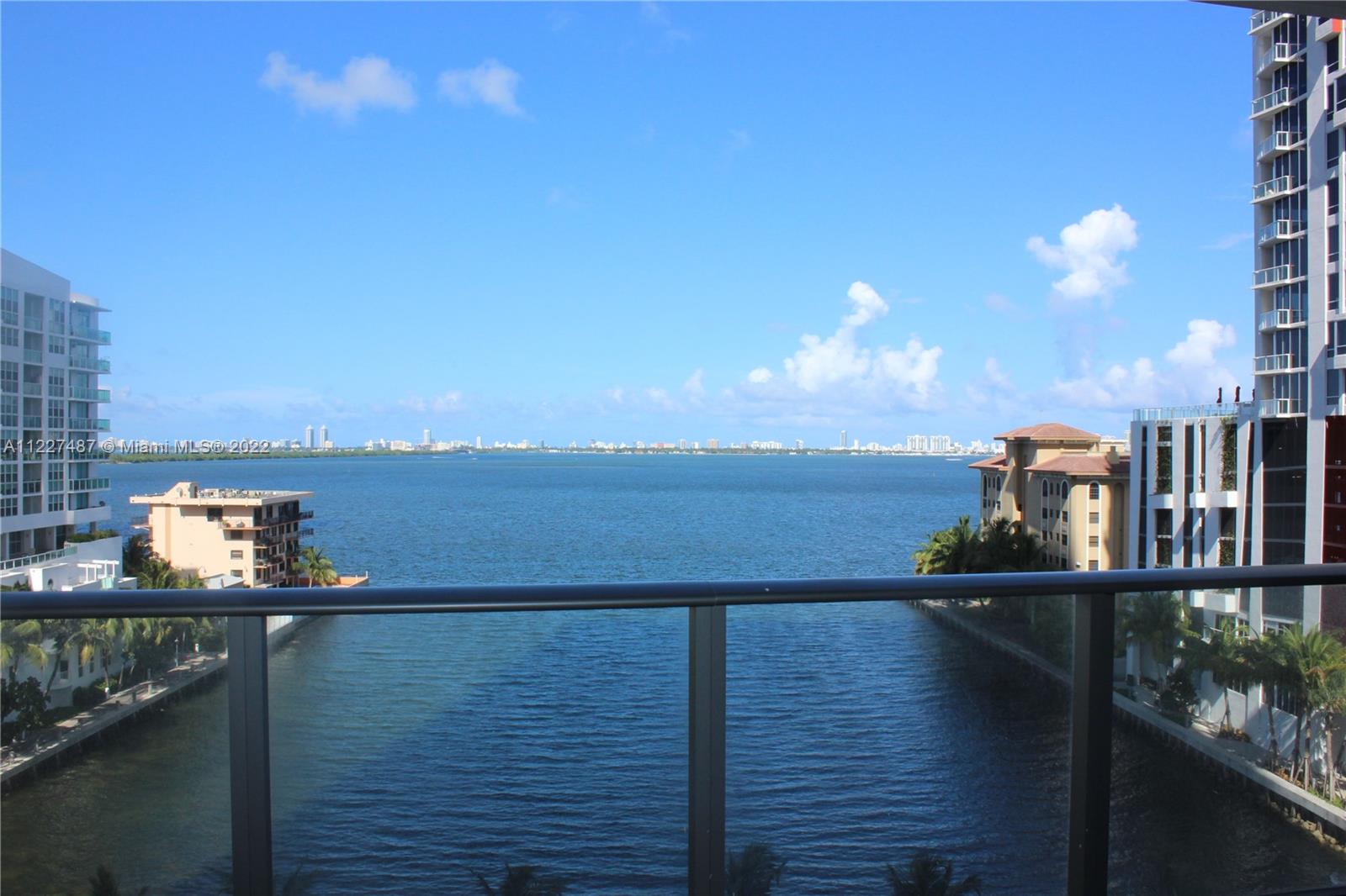 460 NE 28th St Unit: 605