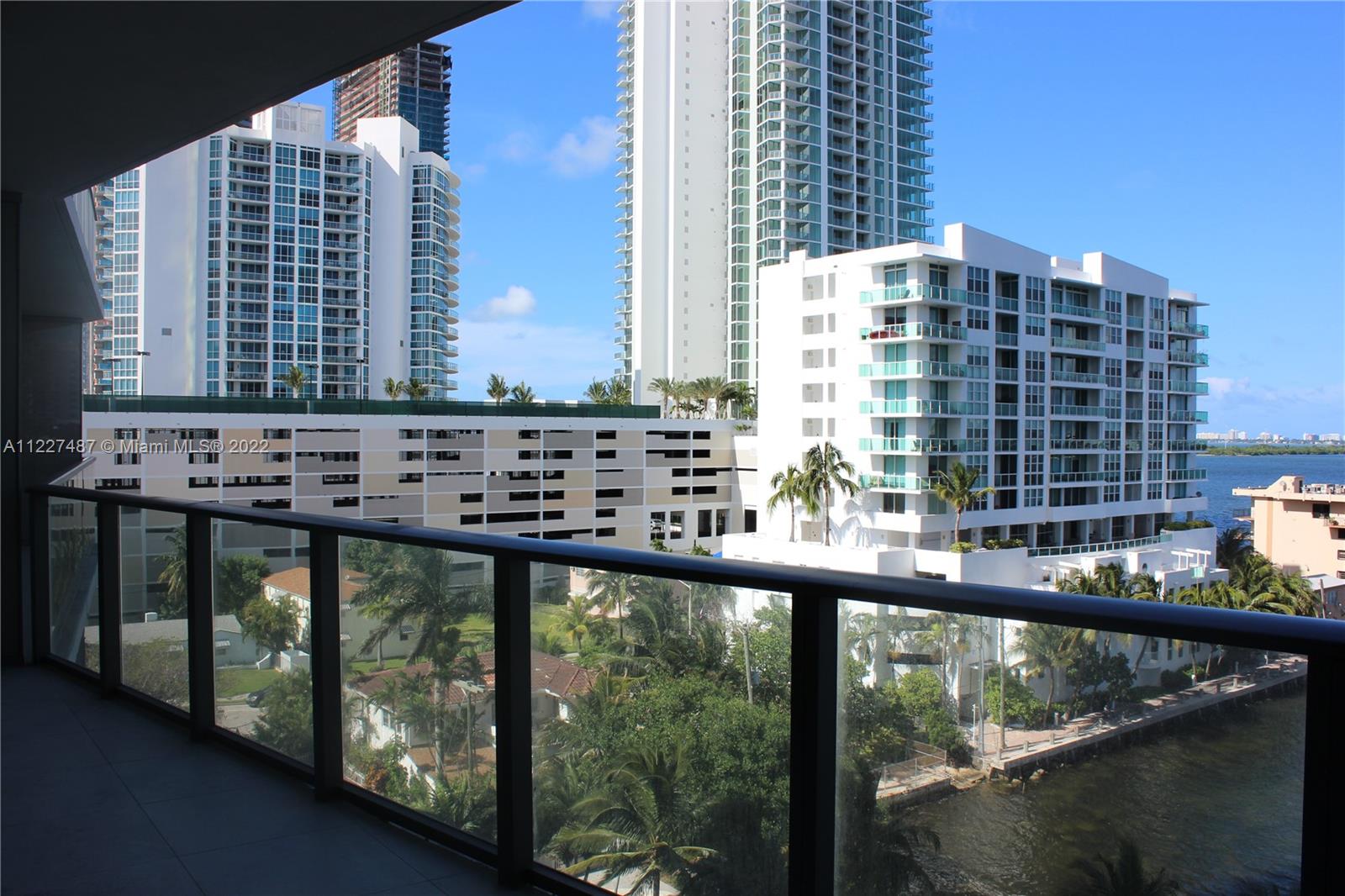 460 NE 28th St Unit: 605