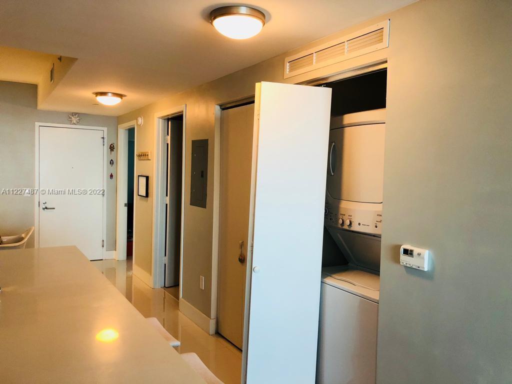 460 NE 28th St Unit: 605