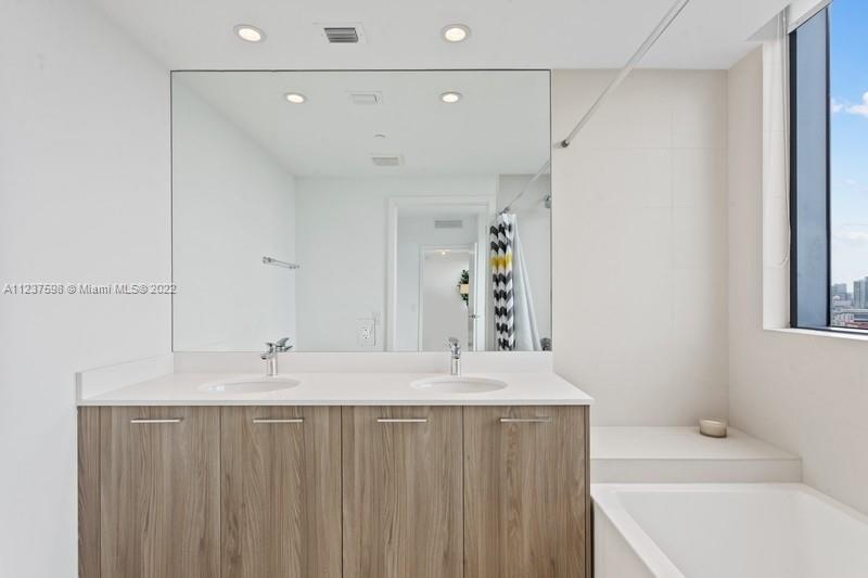 501 NE 31st St Unit: 1909