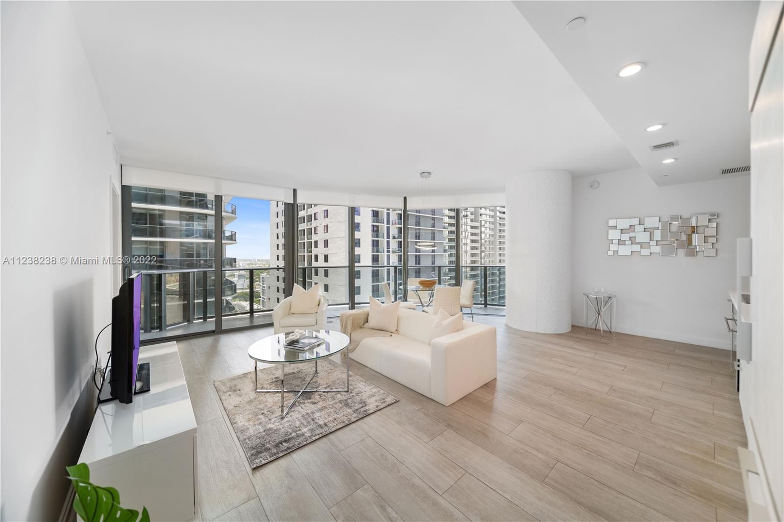 45 SW 9th St Unit: 2608