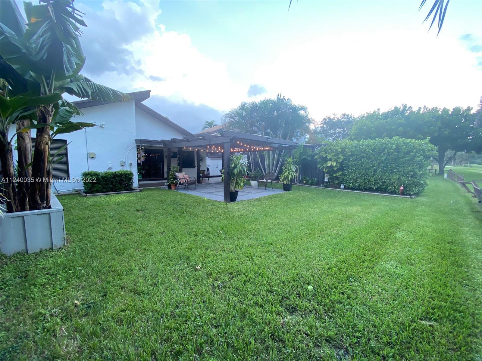 1421 E Sandpiper Cir