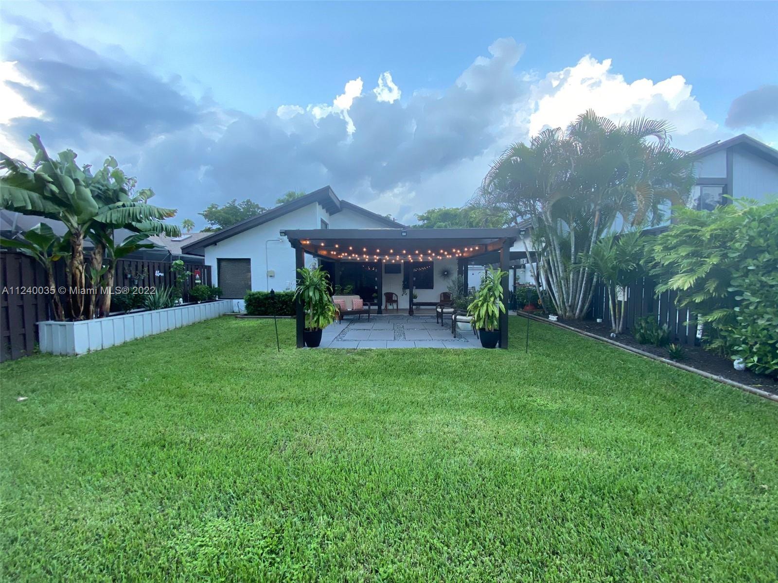 1421 E Sandpiper Cir