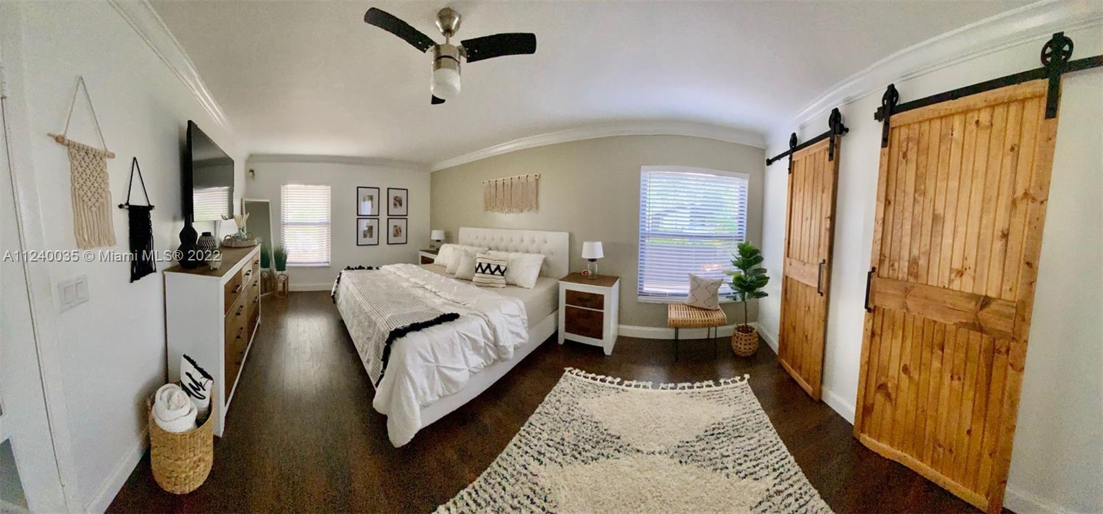 1421 E Sandpiper Cir
