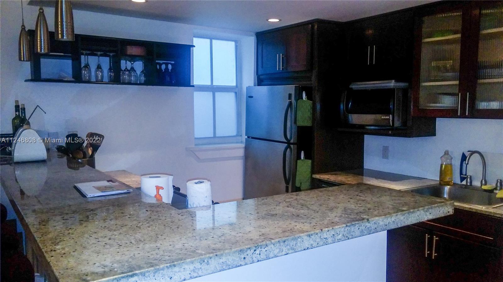 1308 DREXEL AV Unit: 211