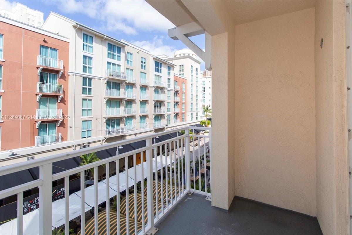 7275 SW 90th St Unit: C310