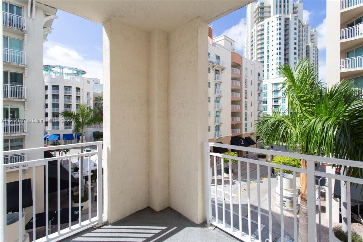 7275 SW 90th St Unit: C310