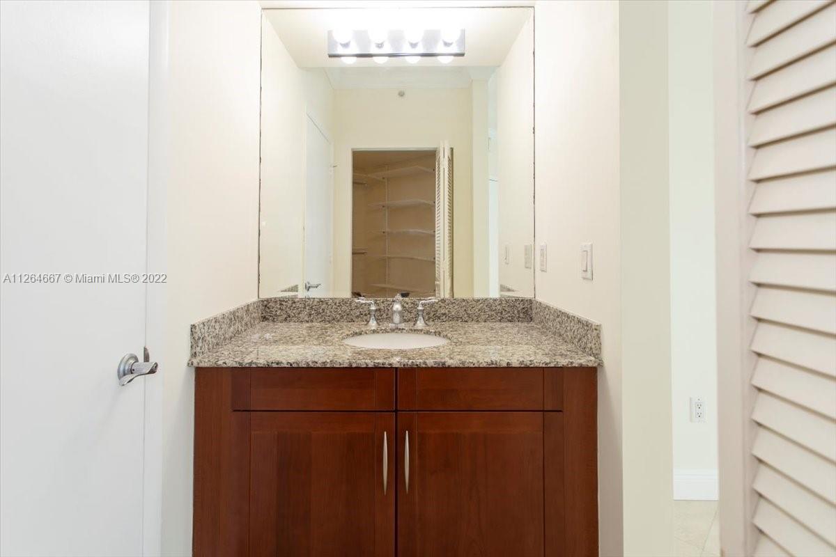 7275 SW 90th St Unit: C310