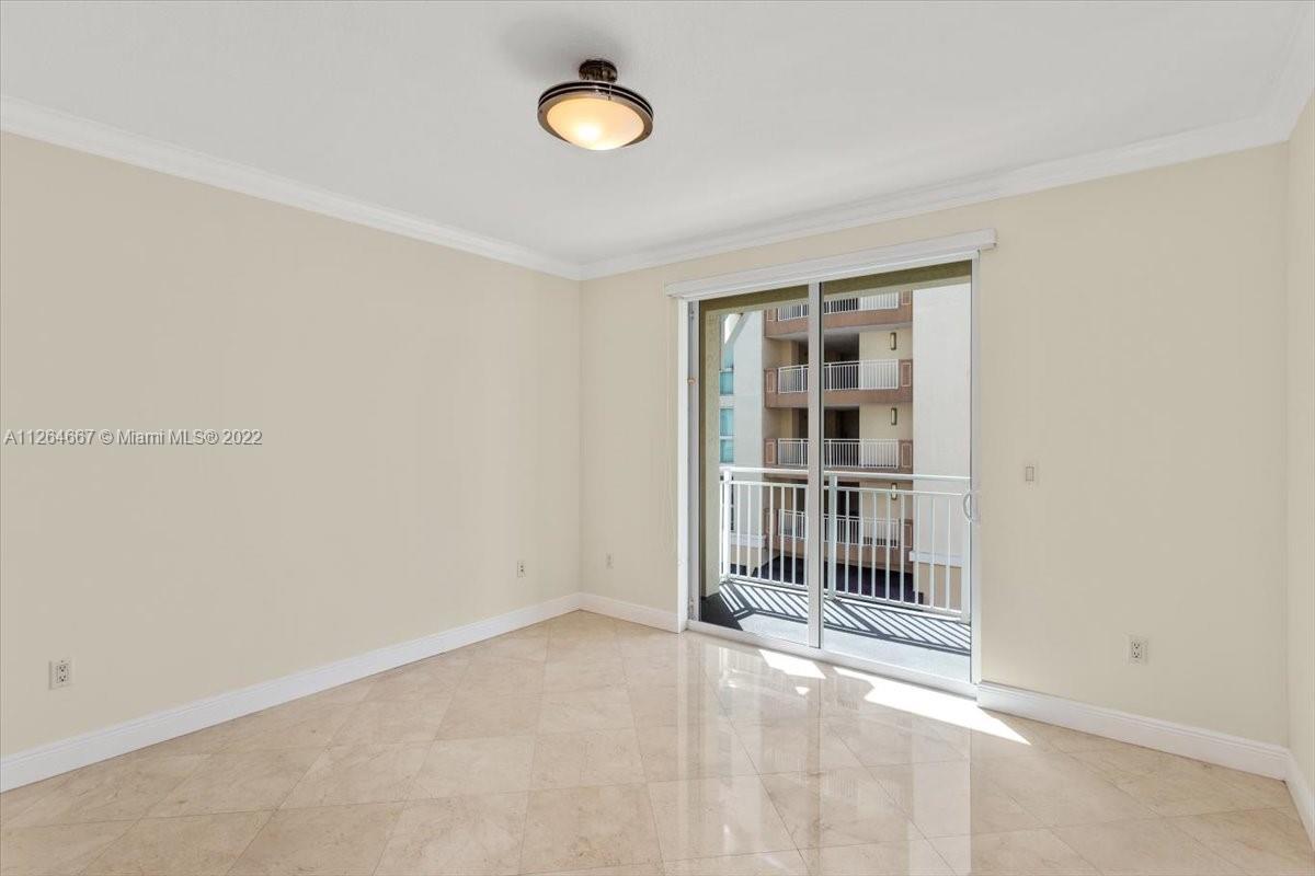 7275 SW 90th St Unit: C310