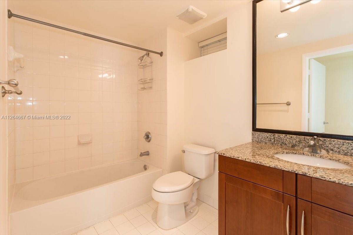 7275 SW 90th St Unit: C310