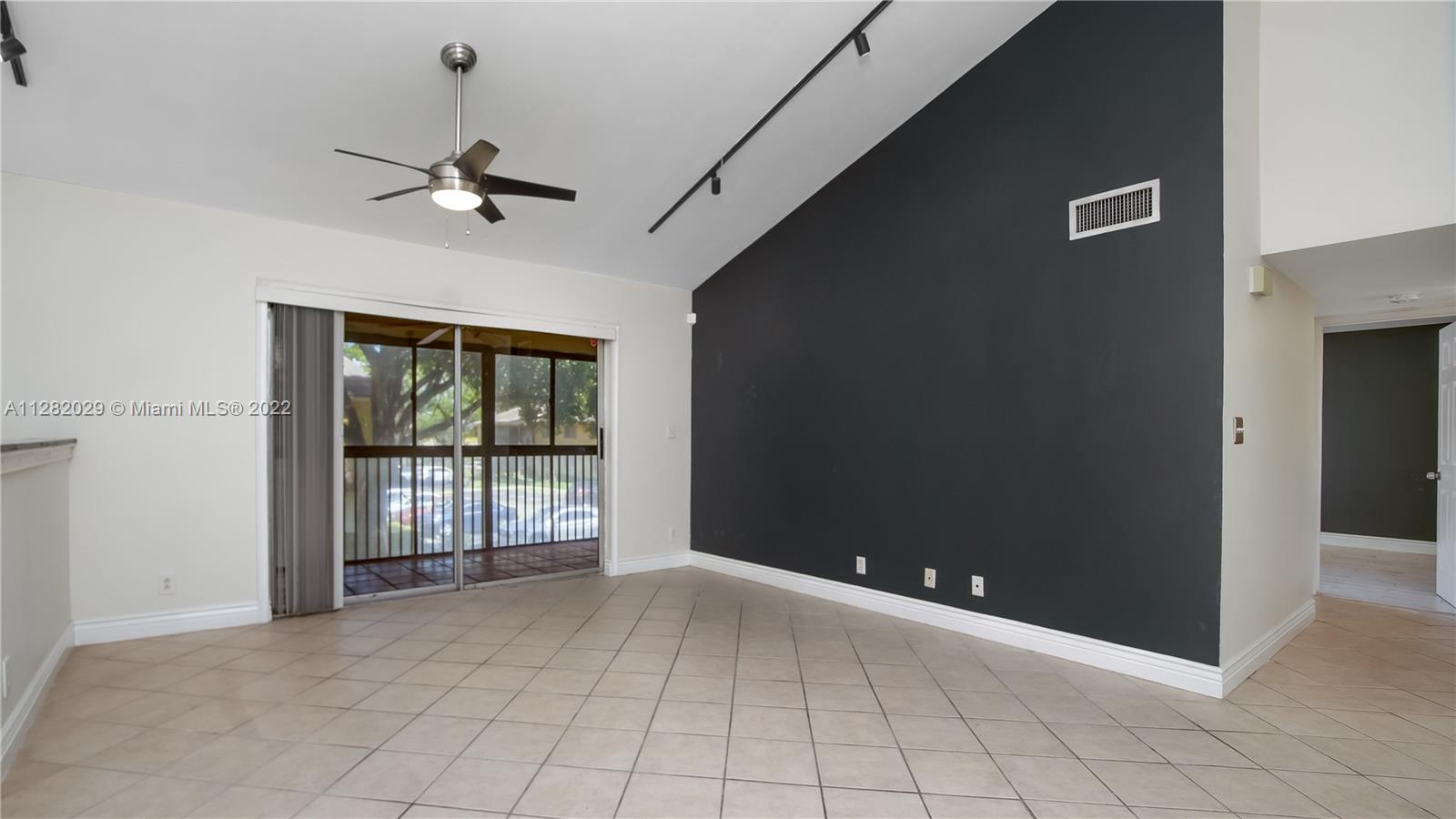 3065 N Oakland Forest Dr Unit: 202
