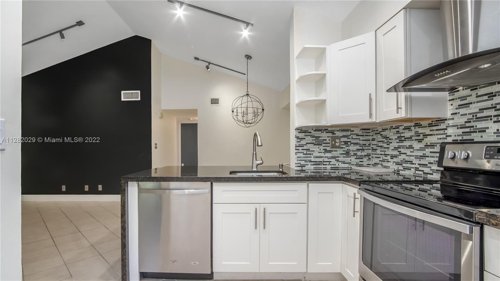 3065 N Oakland Forest Dr Unit: 202