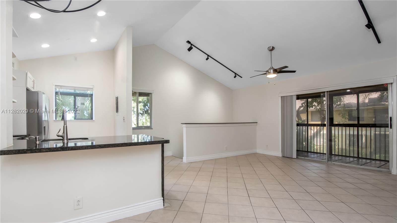 3065 N Oakland Forest Dr Unit: 202