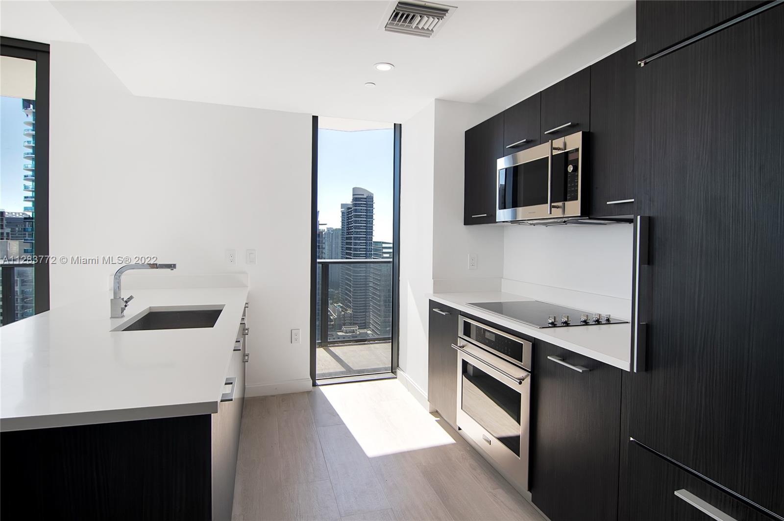 45 SW 9th St Unit: 4003