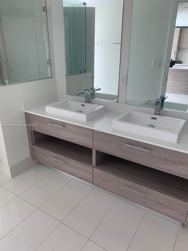 1300 S Miami Ave Unit: 1404