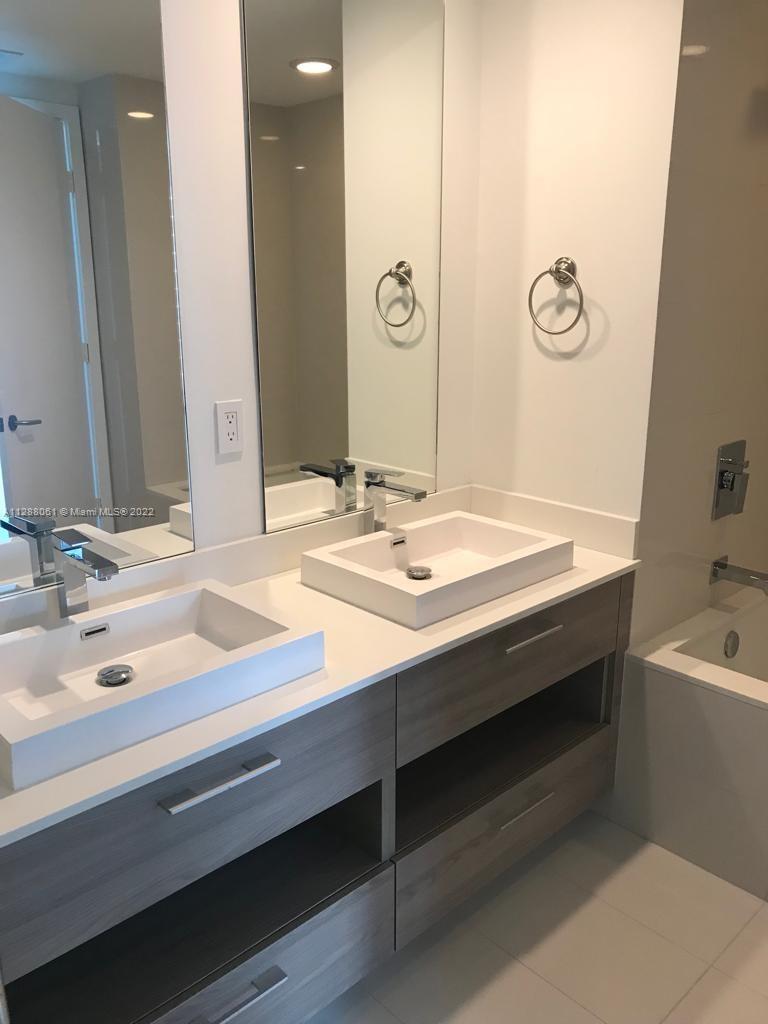 1300 S Miami Ave Unit: 1404