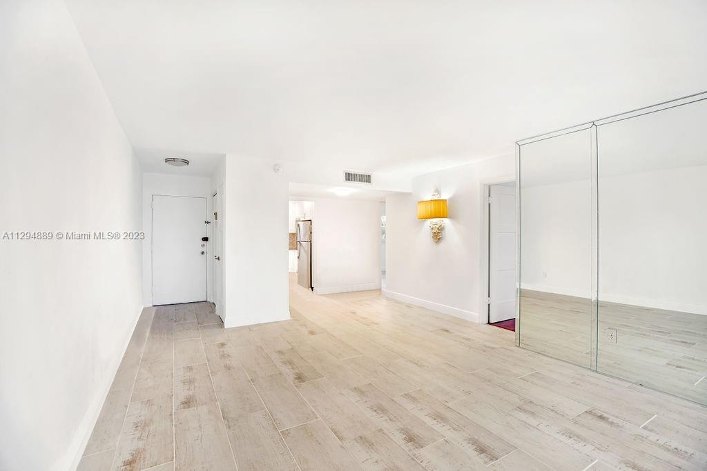 3770 NE 171st St Unit: 301