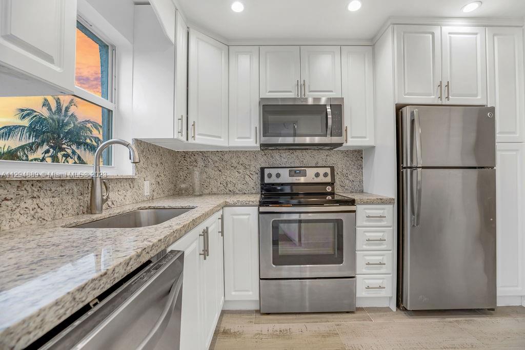 3770 NE 171st St Unit: 301