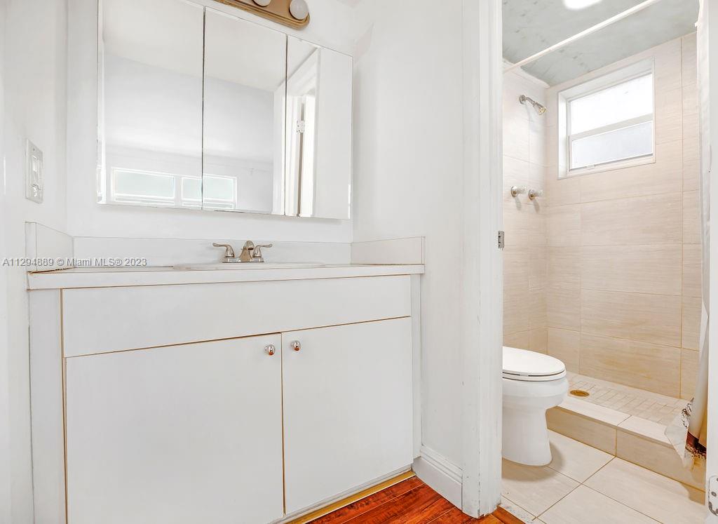 3770 NE 171st St Unit: 301