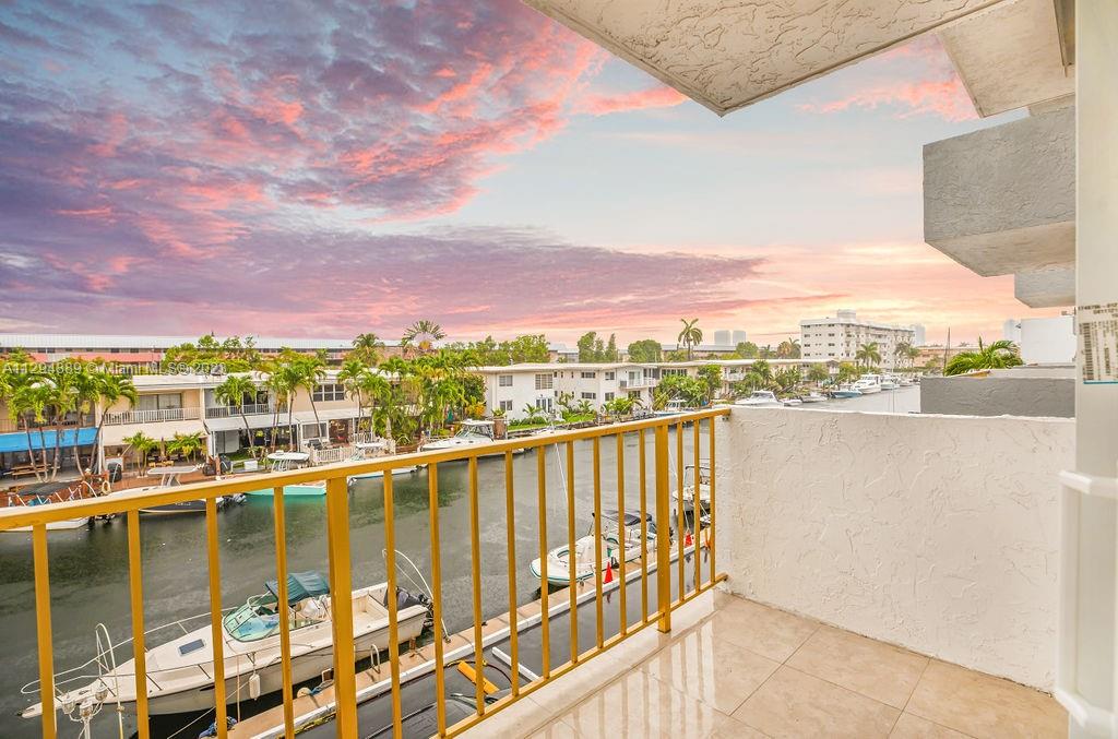 3770 NE 171st St Unit: 301