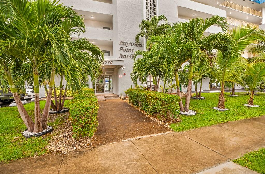 3770 NE 171st St Unit: 301