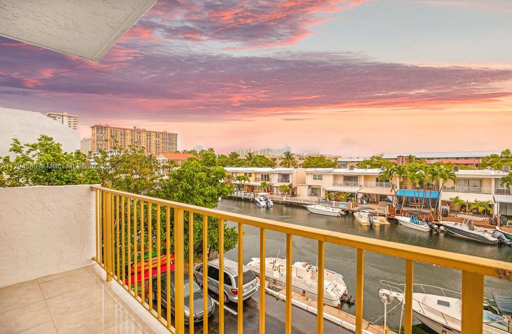 3770 NE 171st St Unit: 301