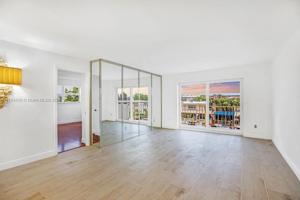 3770 NE 171st St Unit: 301