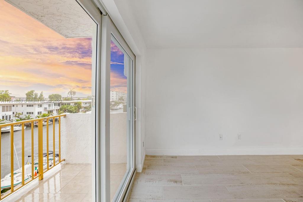3770 NE 171st St Unit: 301