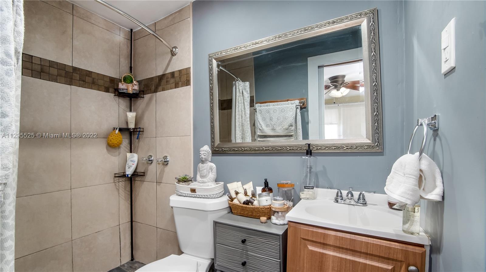 2517 Johnson St