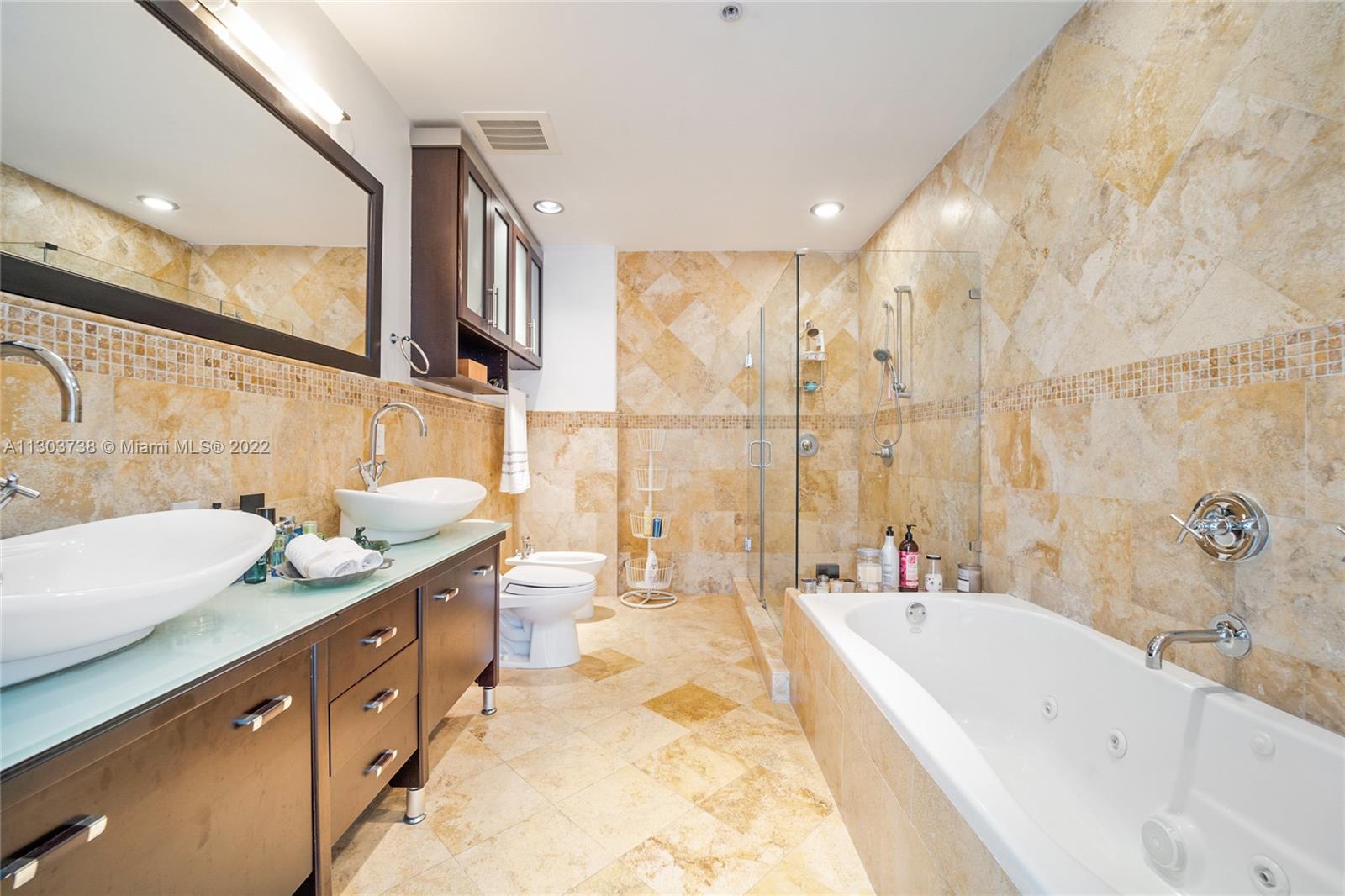 1090 NW N River Dr Unit: 302