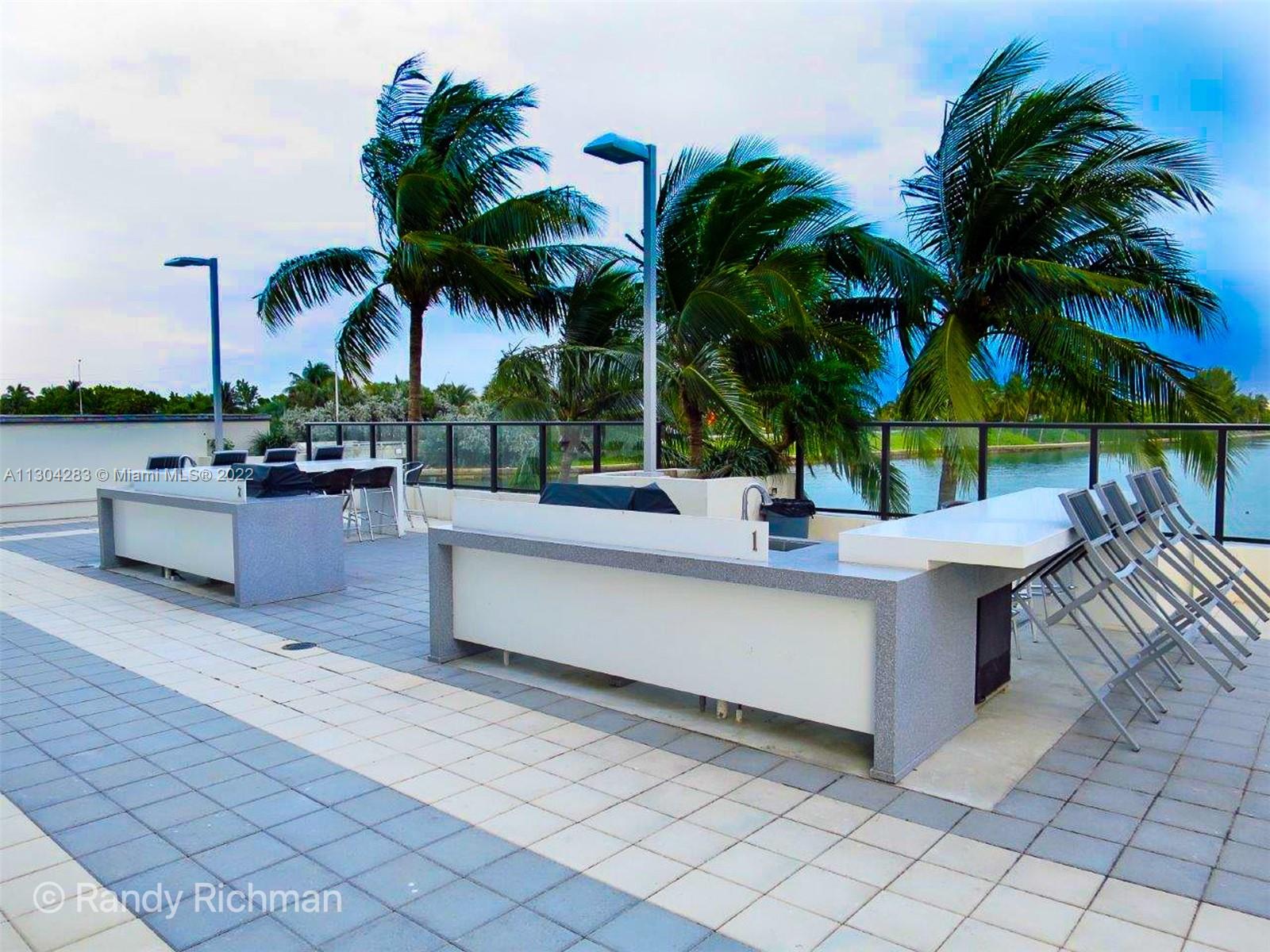 600 NE 36th St Unit: 620