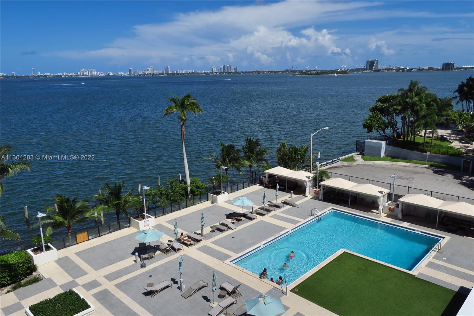 600 NE 36th St Unit: 620